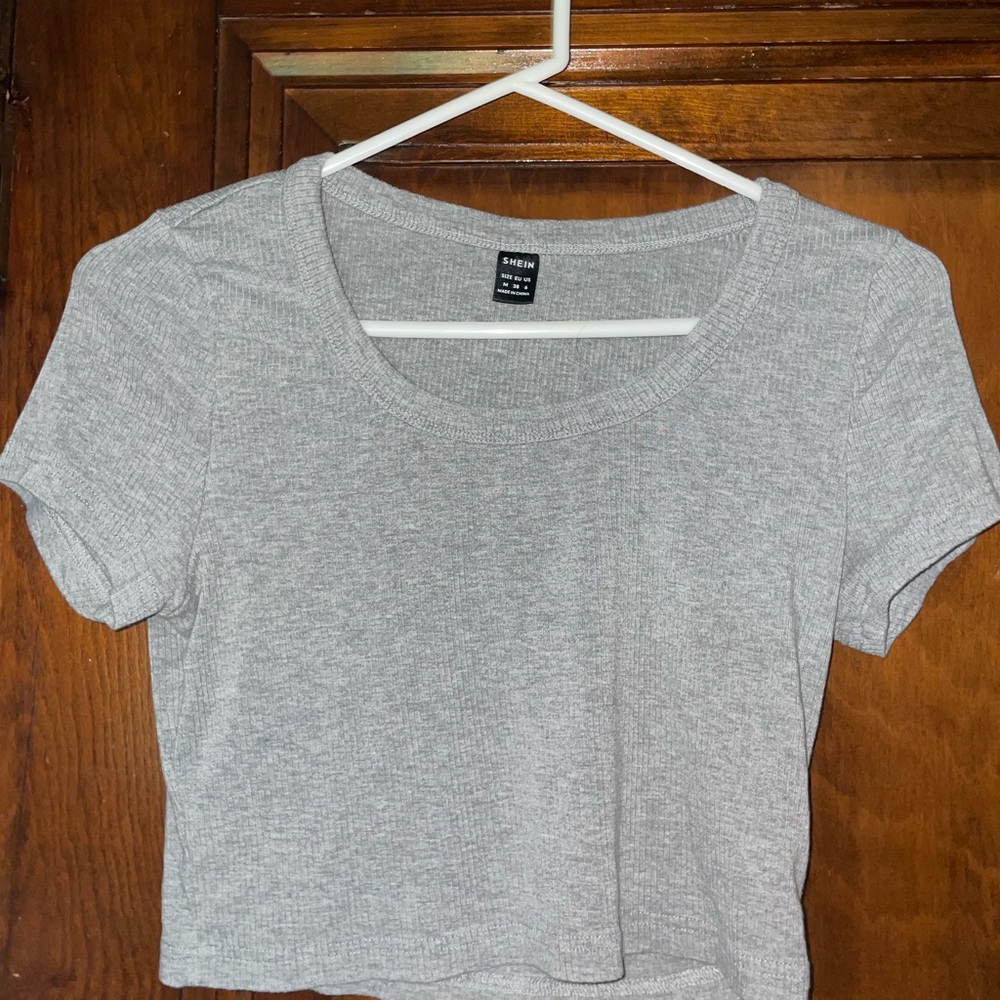 SHEIN Gray Short Sleeve Crop Top